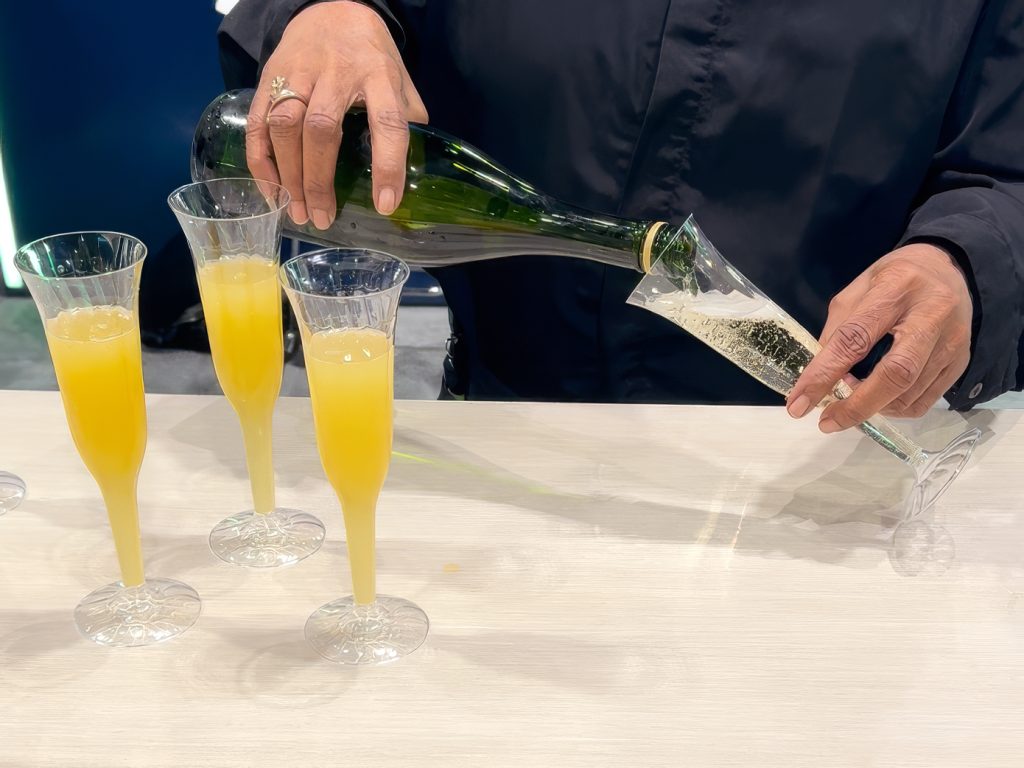 Mimosa Bar
